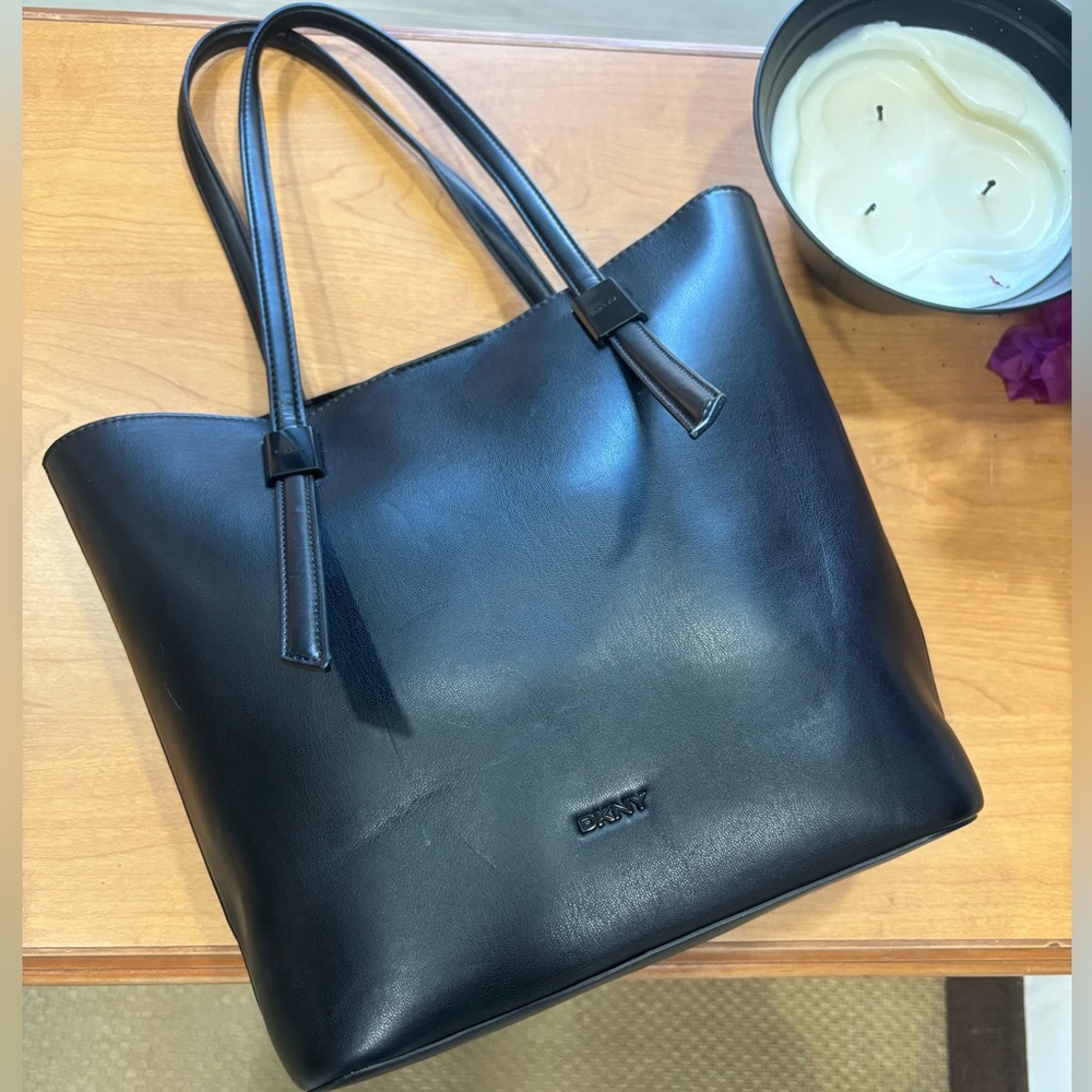 DKNY Black Leather Tote Bag – Large Shoulder Bag – Classic Minimalist Style